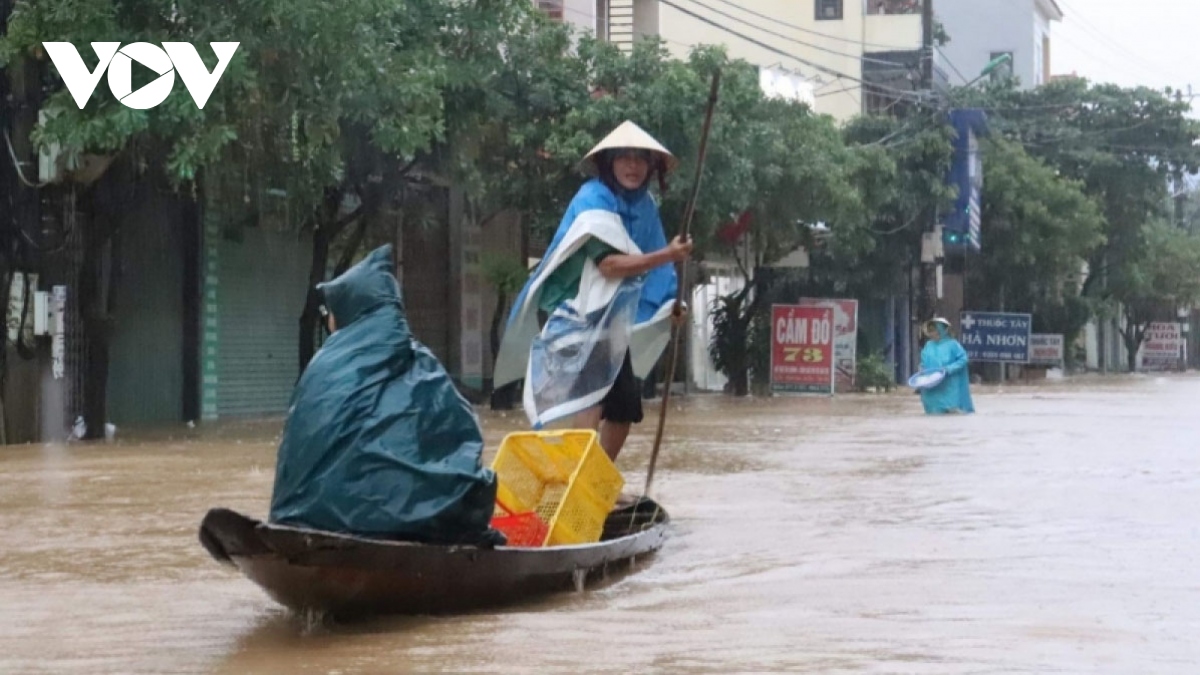 Flooding leaves seven dead and missing in central Vietnam
